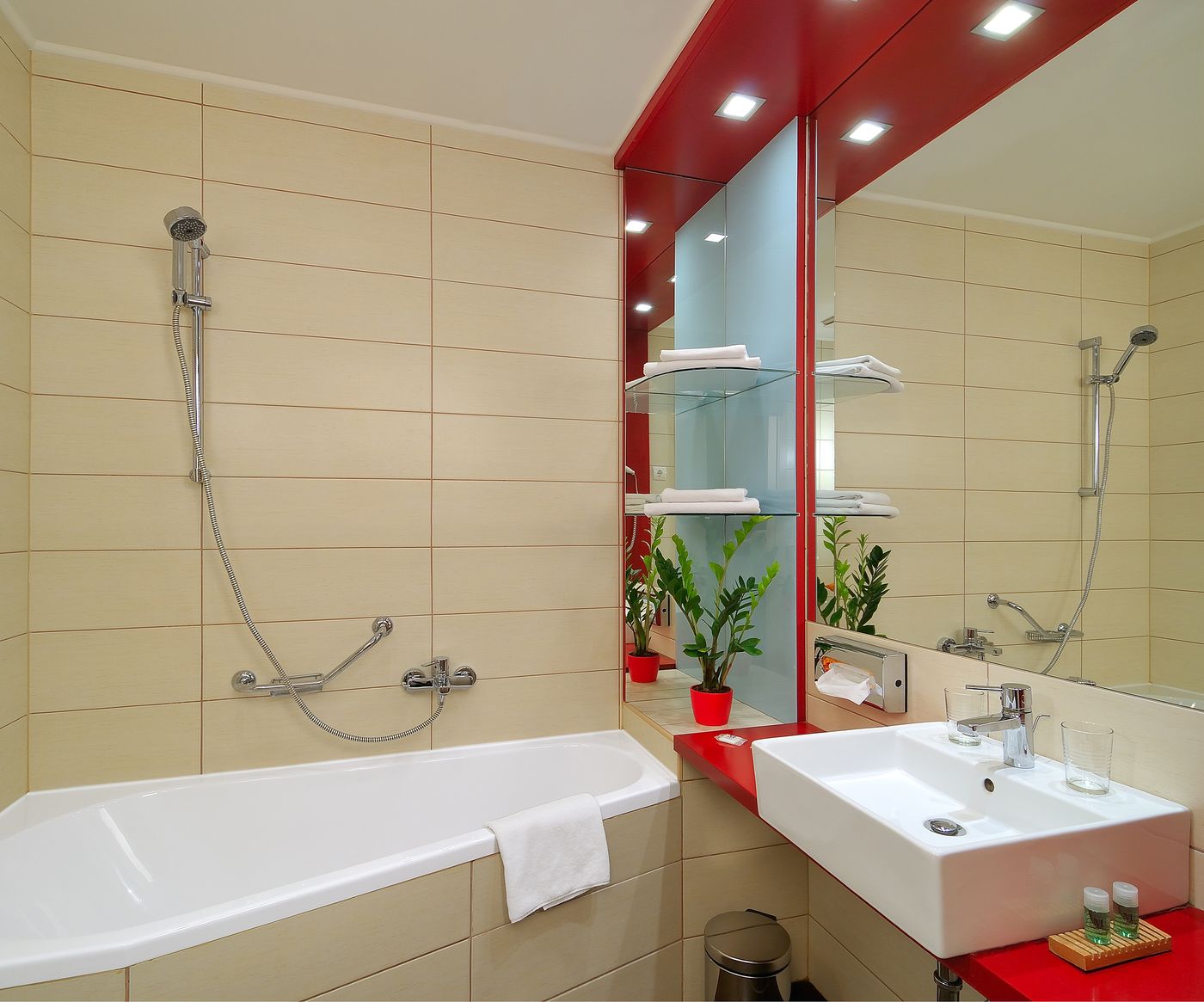 Promenade-City-Hotel-Room-16