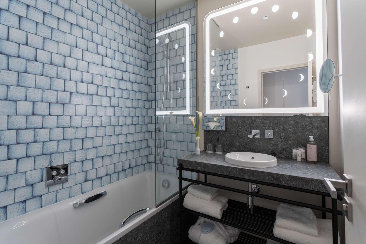 Astra-Opera-Astotel-Room-41