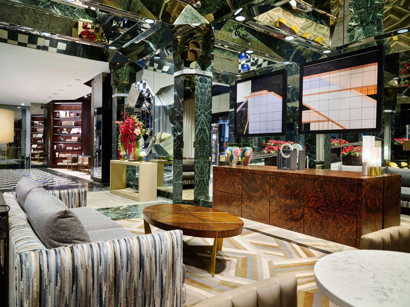 Millennium-Hilton-New-York-One-UN-Plaza-Lobby-15