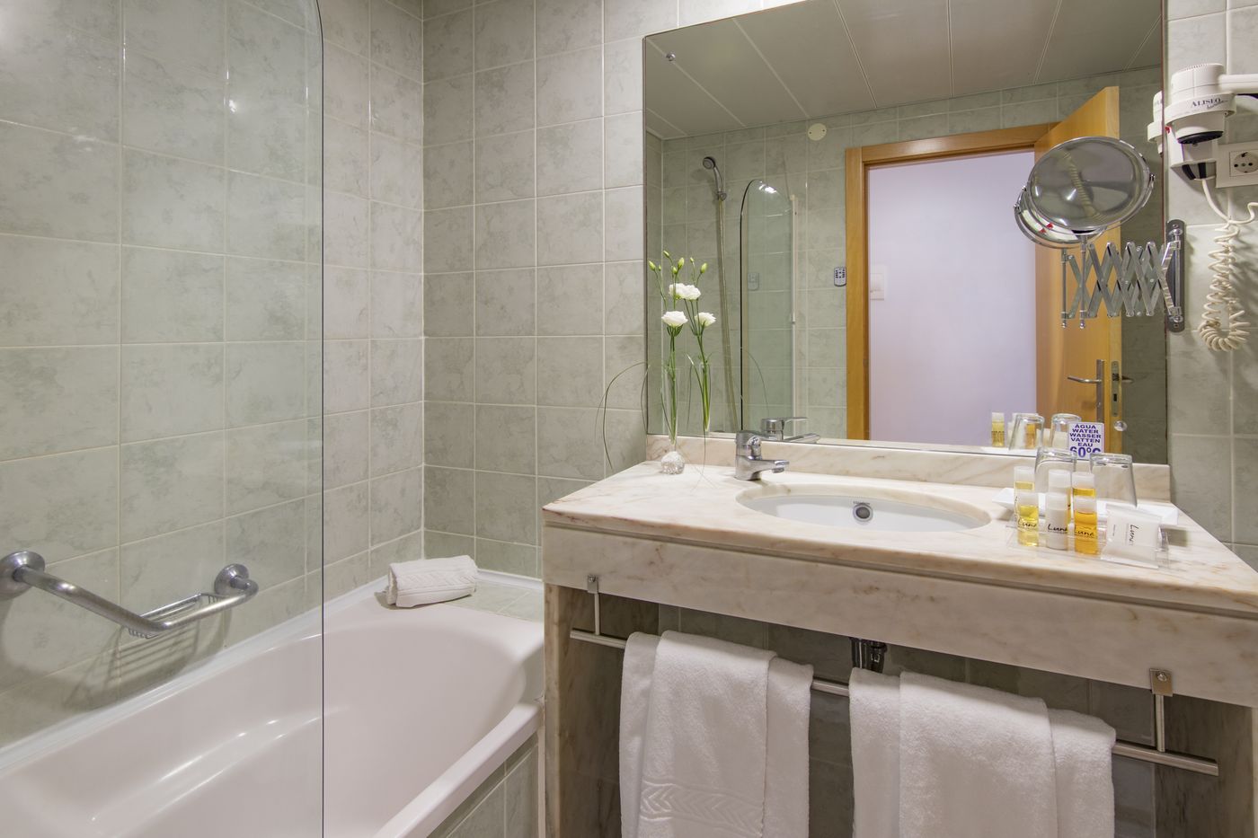 Luna-Esperanca-Centro-Hotel-Room-20