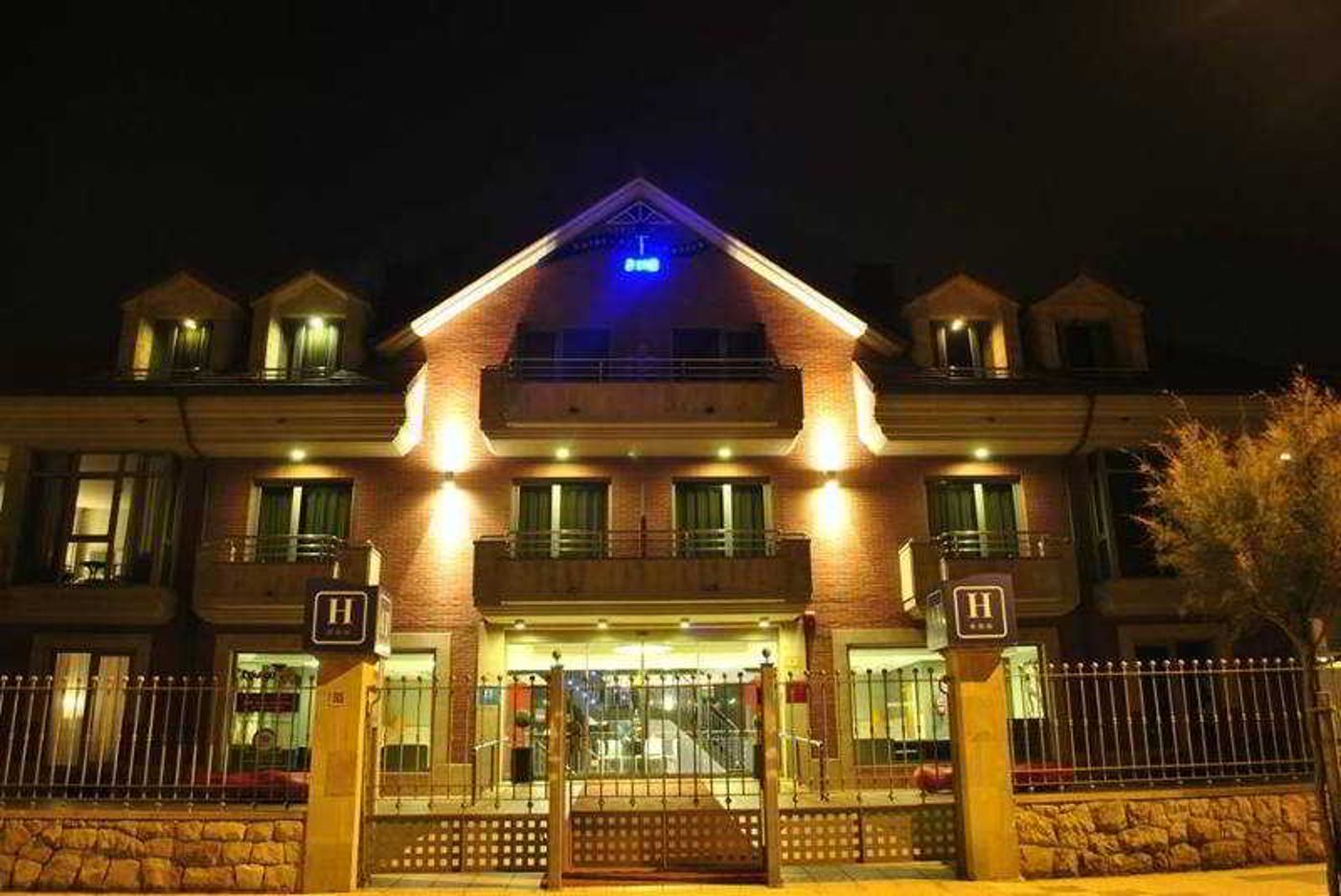 Maritimo Ris Apartamentos-Spain-NOJA-General view-2