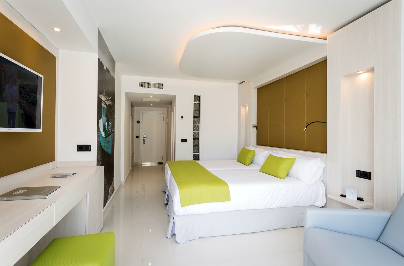 The-Ibiza-Twiins-Room-27