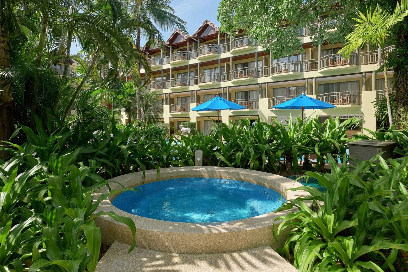 Phuket-Marriott-Resort---Spa--Merlin-Beach-Pool-6