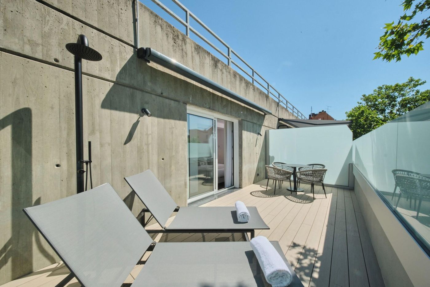 Rafaelhoteles-Ventas-Terrace-49