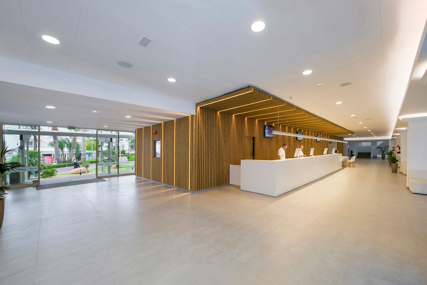 Playasol-The-New-Algarb-Lobby-40