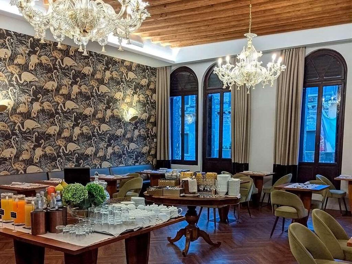 Sonder-Salute-Palace-Restaurant-15