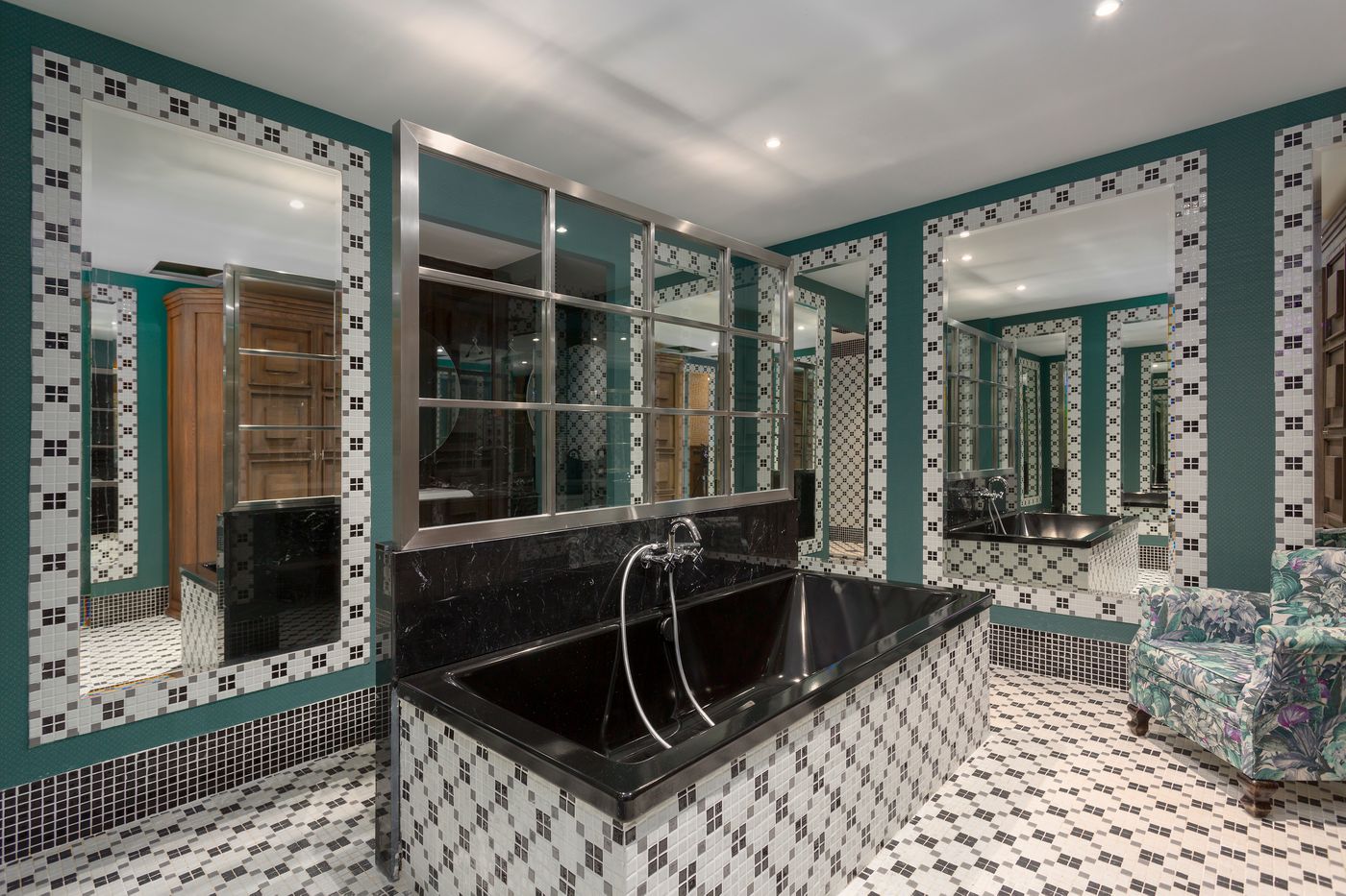 Room-Mate-Alba-Room-32