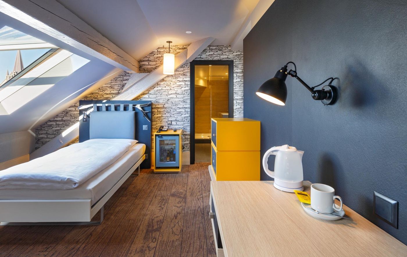 Swiss Wine By Fassbind-Switzerland-LAUSANNE-Room-8