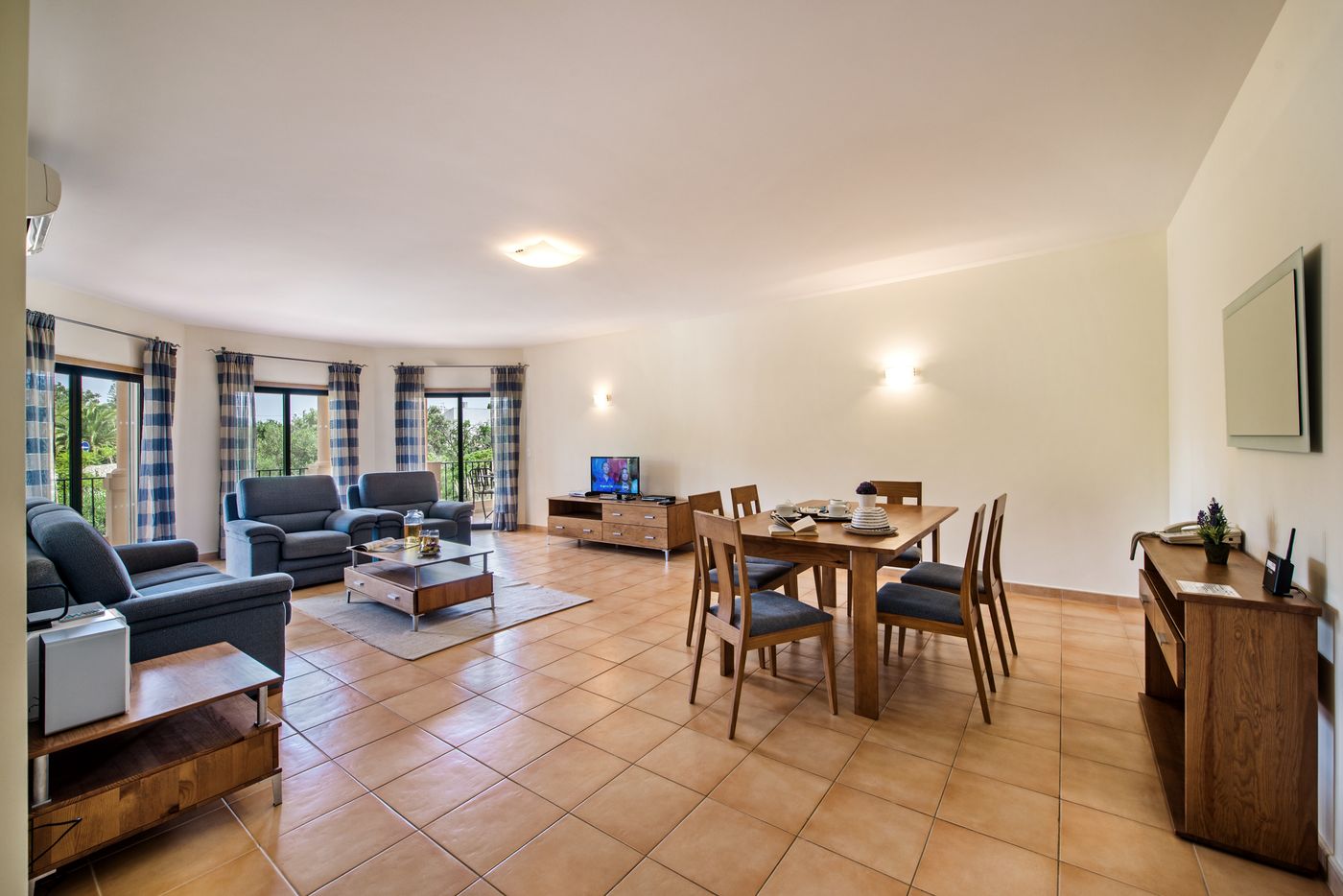 Jardim-da-Meia-Praia-Room-33