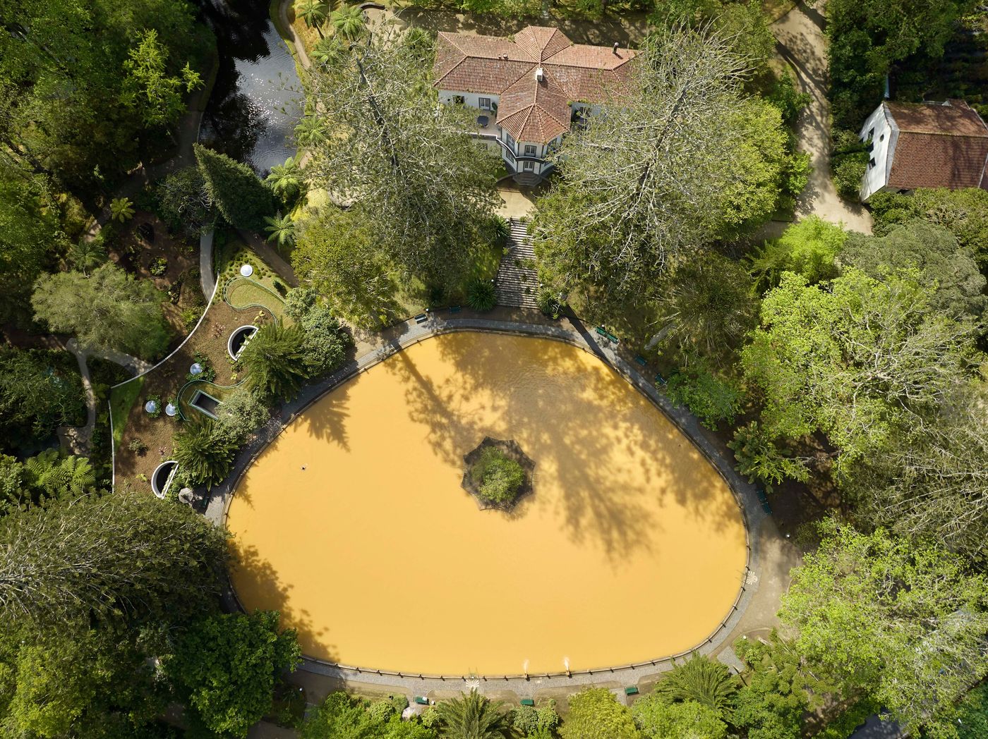 Terra-Nostra-Garden-Hotel-Pool-4