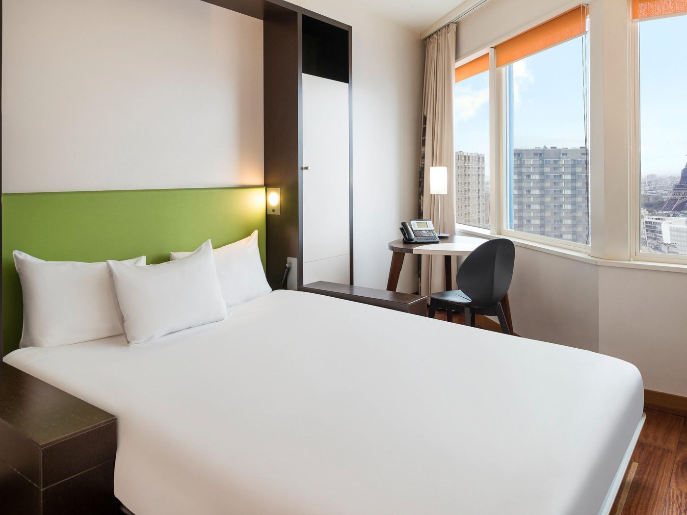 Adagio-Paris-Tour-Eiffel-Room-29