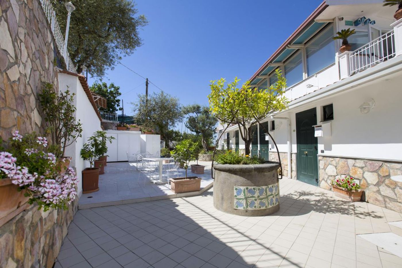 Le-Terrazze-Hotel-Residence-Room-9