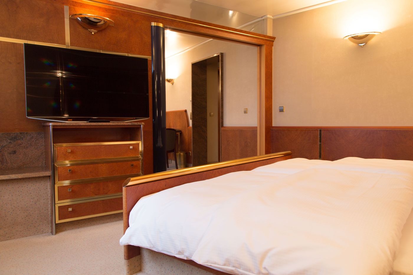 Royal Stuttgart-Germany-STUTTGART-Room-9