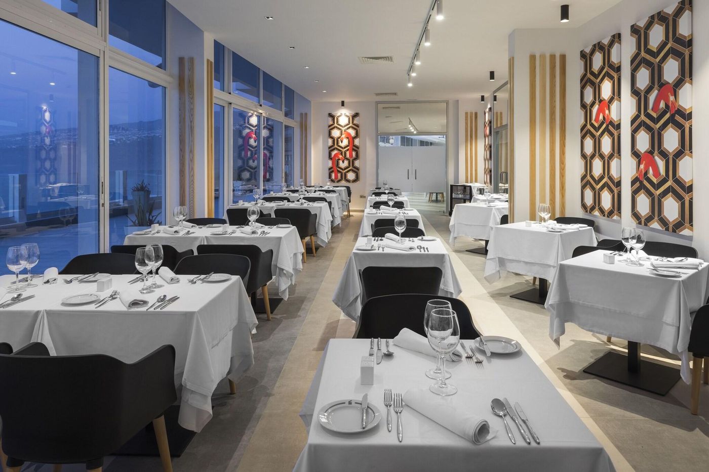 Hotel-Atlantic-Mirage-Suites---SPA-Restaurant-21