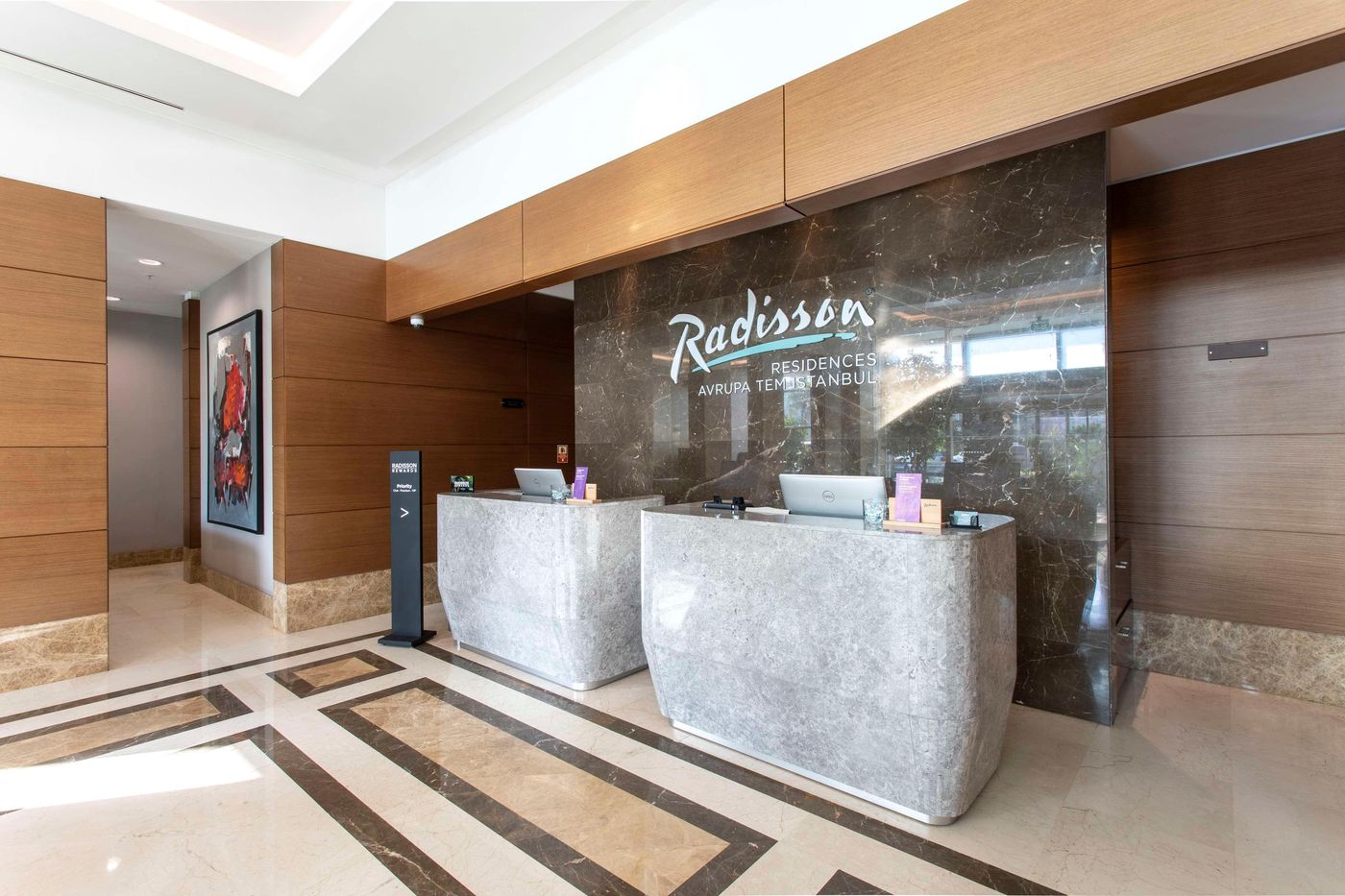 Radisson-Residences-Avrupa-Tem-Istanbul-Lobby-8