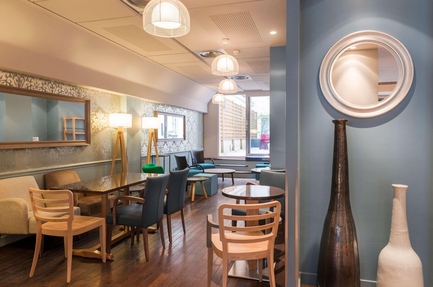 Hotel-Magenta-38-by-HappyCulture-Lobby-1