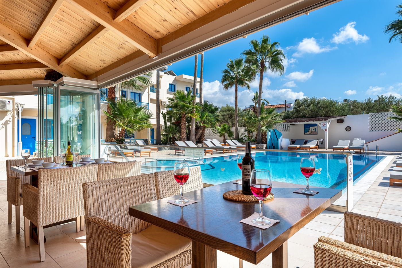 Nana-Angela-Apartments-Restaurant-8