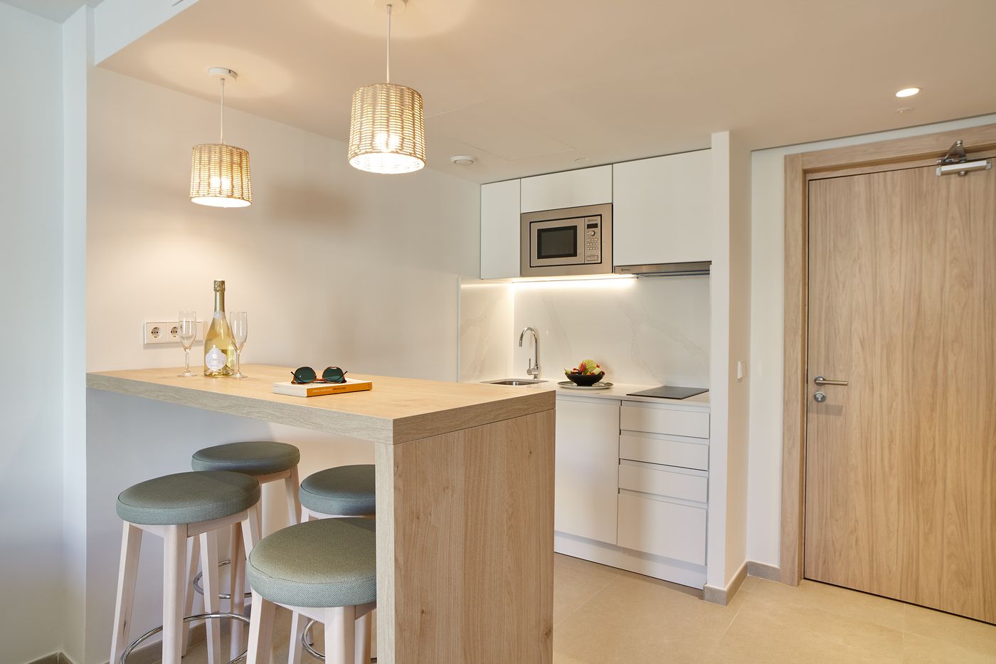 Marina-Palace-Prestige-by-Intercorp-Hotel-Group-Room-44