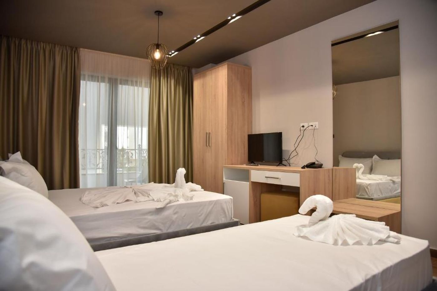 Dolanit Hotels Lubjana-Albania-Durrës-Room-10