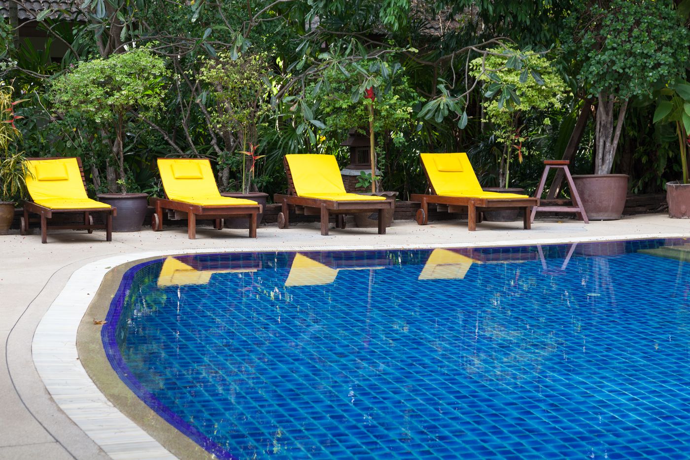 Tropica-Bungalow-Hotel-Pool-7