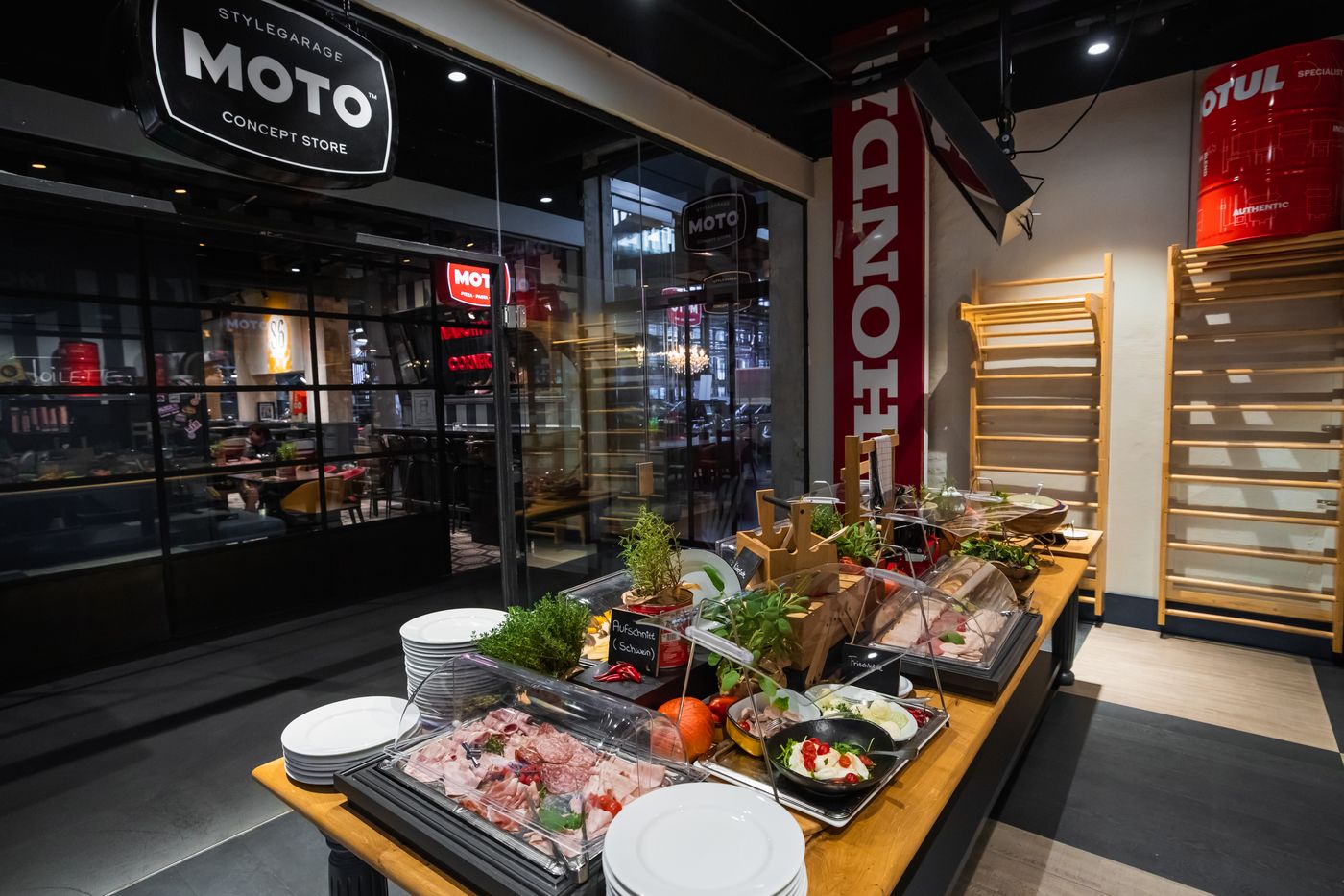 V8 Hotel Koln @MOTORWORLD - Germany - Koln (Cologne) - Restaurant - 2