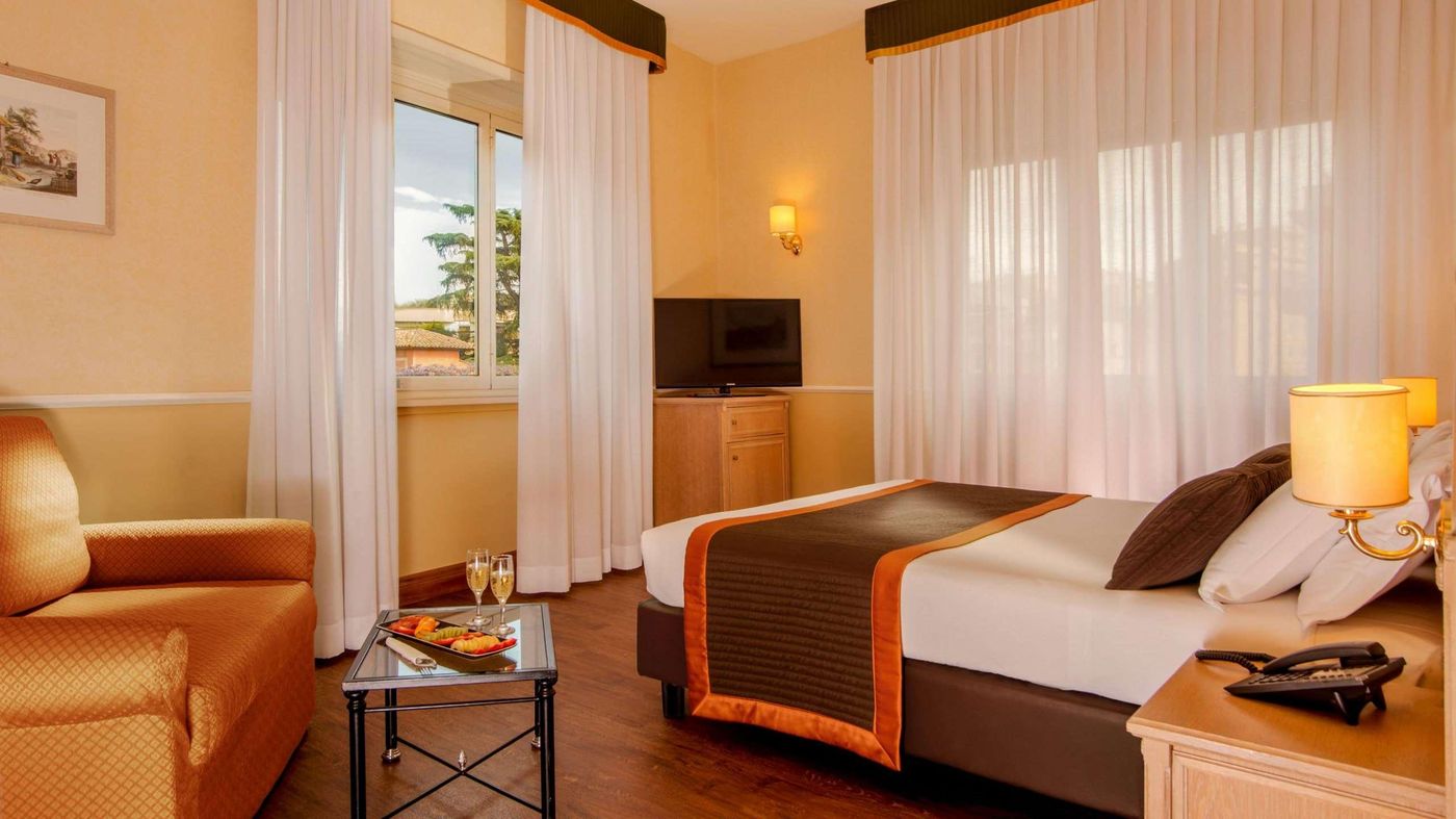 Santa-Costanza-Room-12