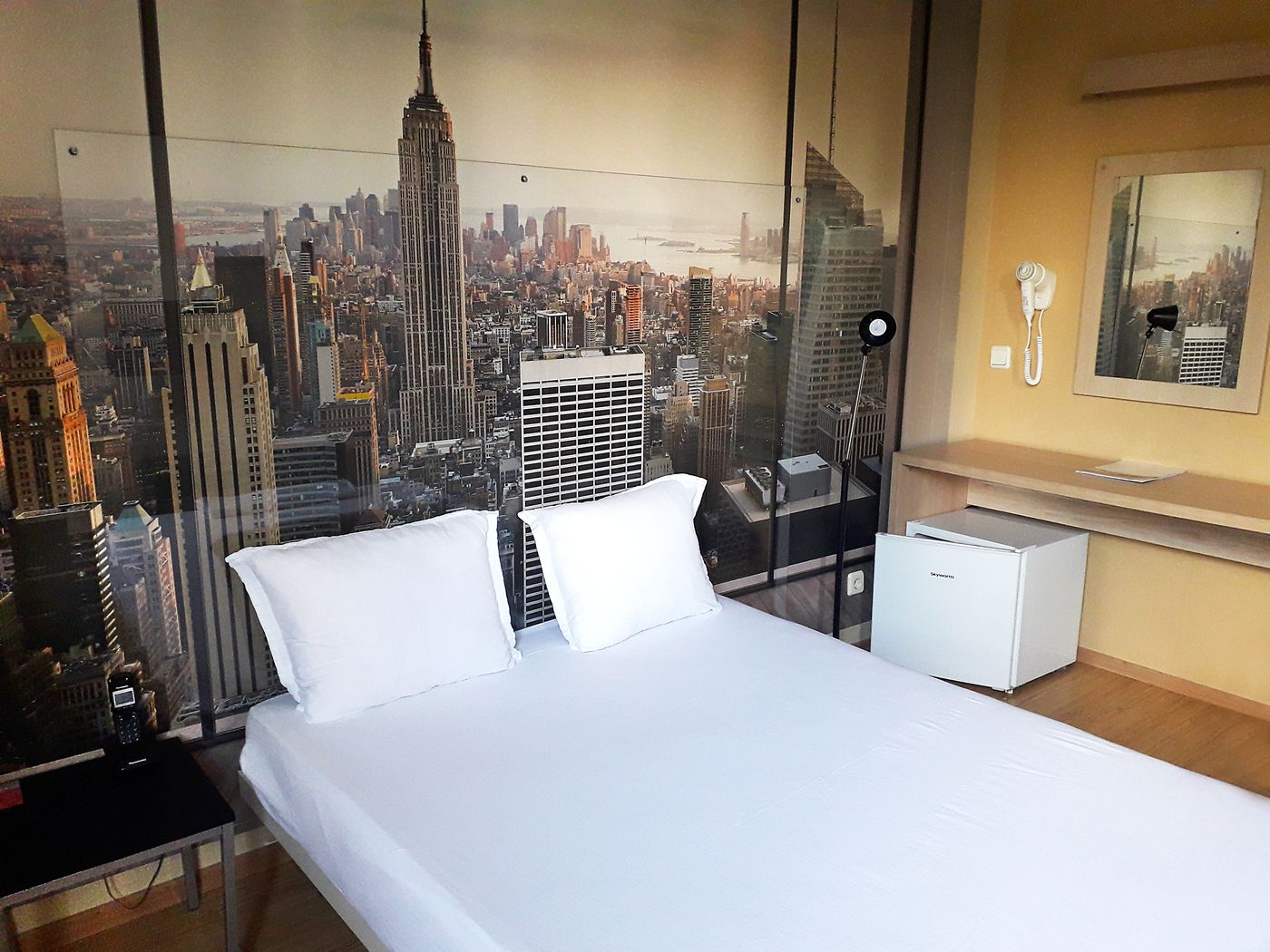 Simona Art Hotel-Bulgaria-SOFIA-Room-8