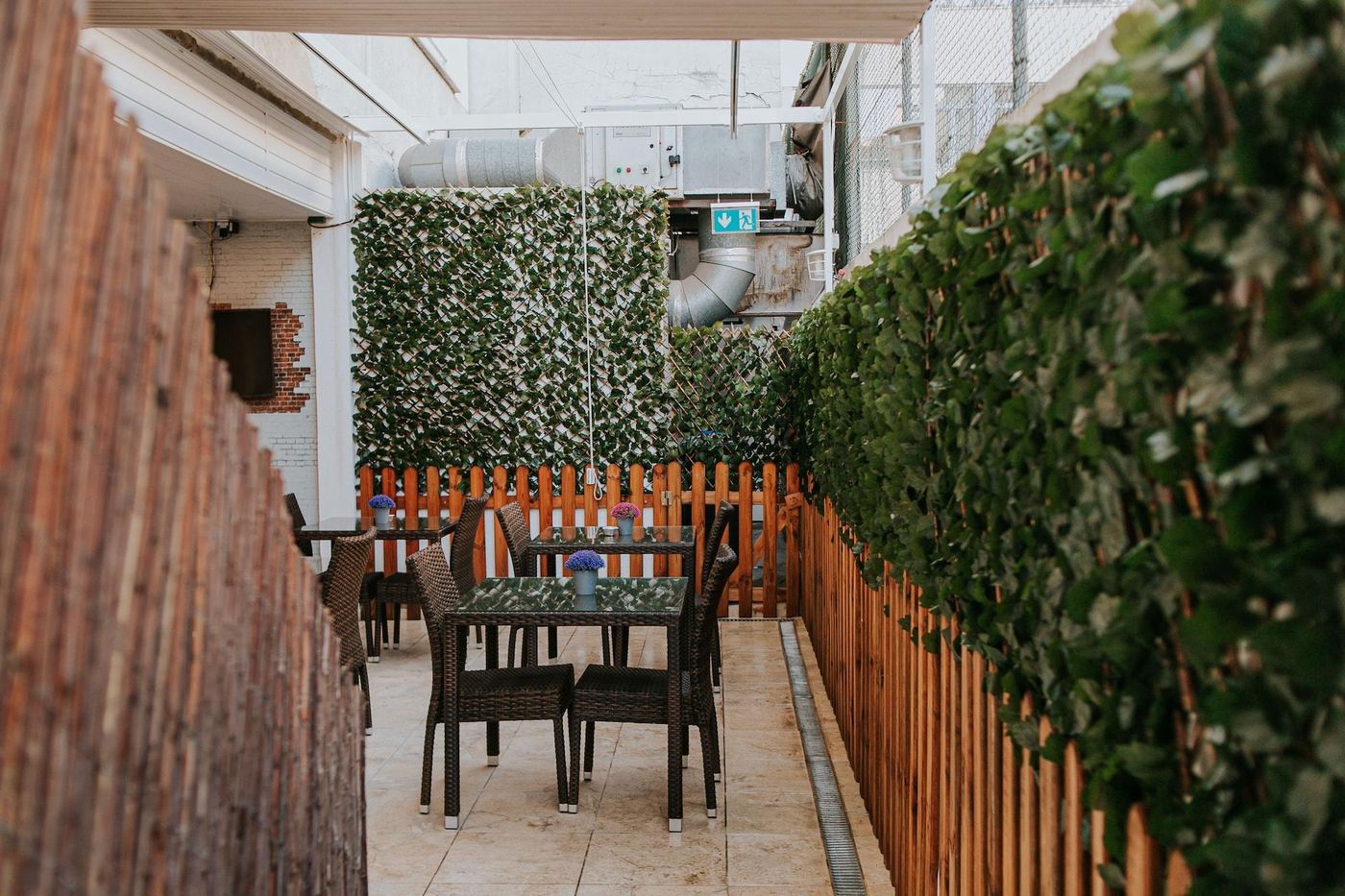 Seven-Dreams-Suites-Sports-and-Entertainment-39