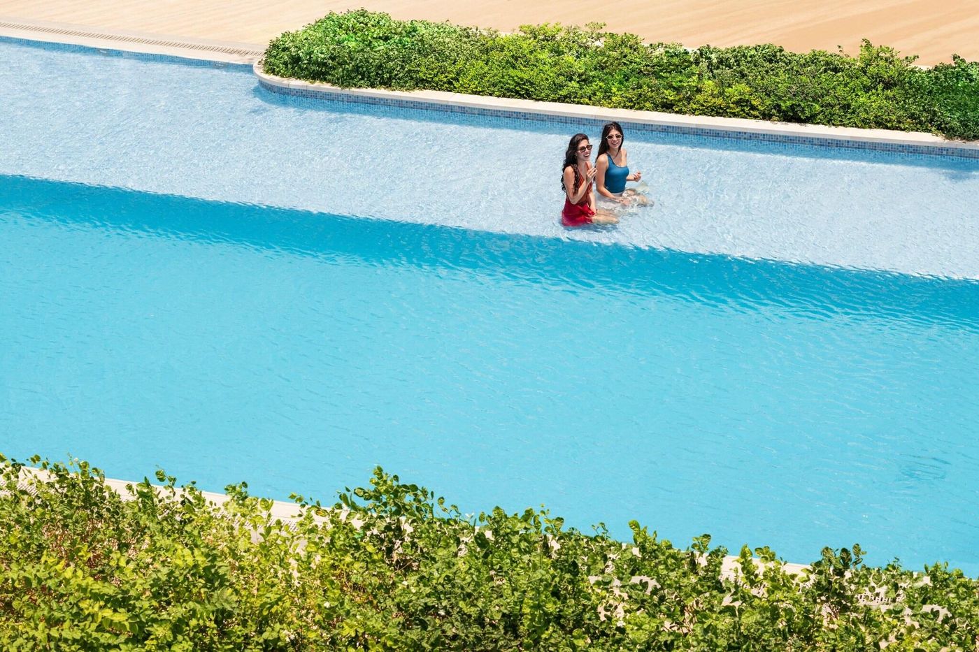 JW-Marriott-Marquis-Hotel-Dubai-Pool-21