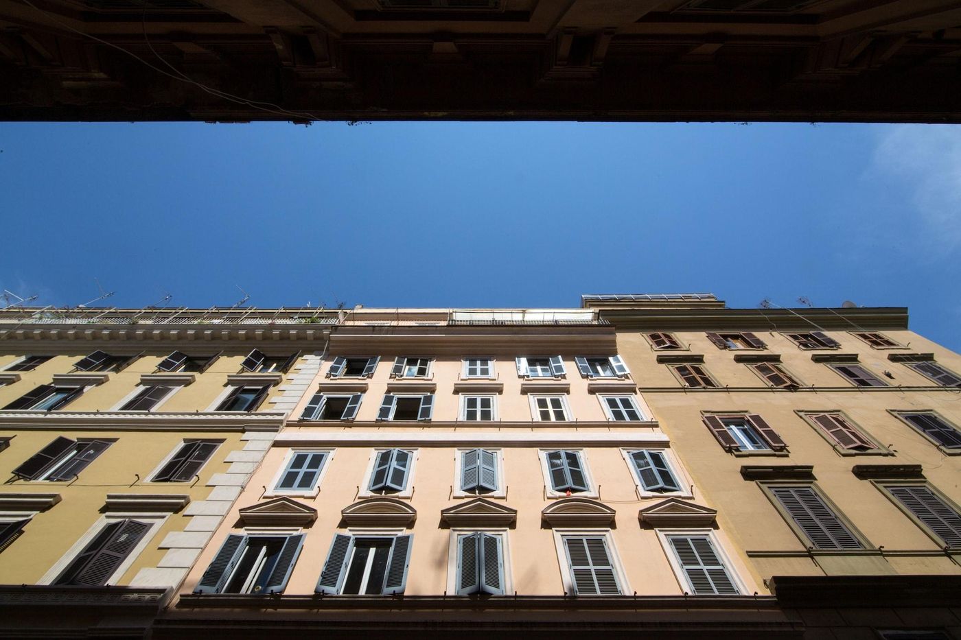 Domenichino-Luxury-Home-Room-7