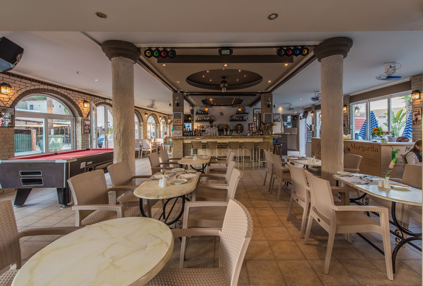 Planos Beach Aparthotel