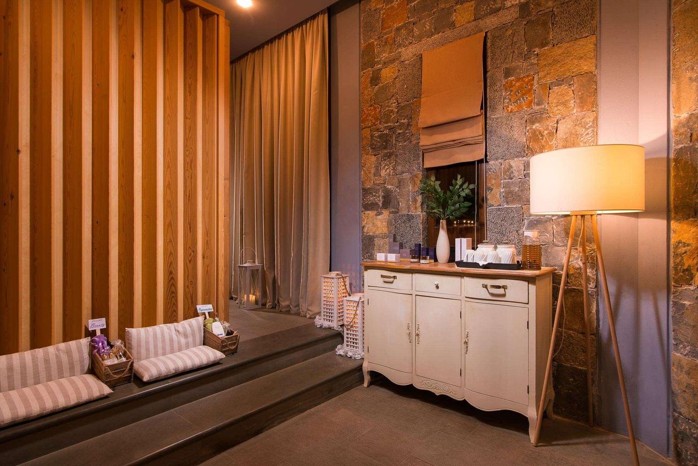 Kernos-Beach-Sports-and-Entertainment-46