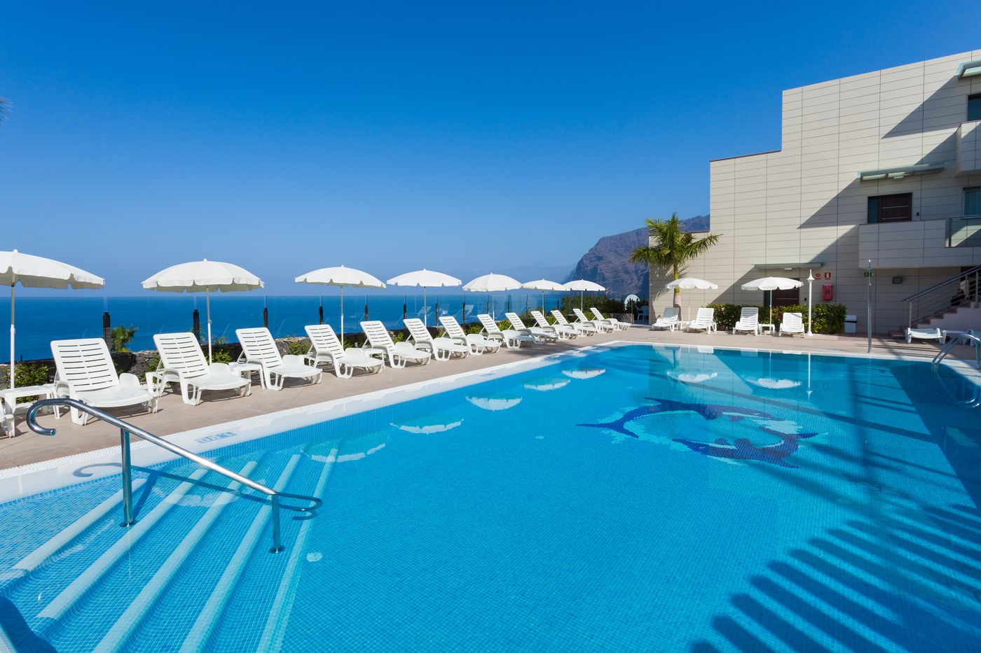 Diamond-Apartments-Pool-4