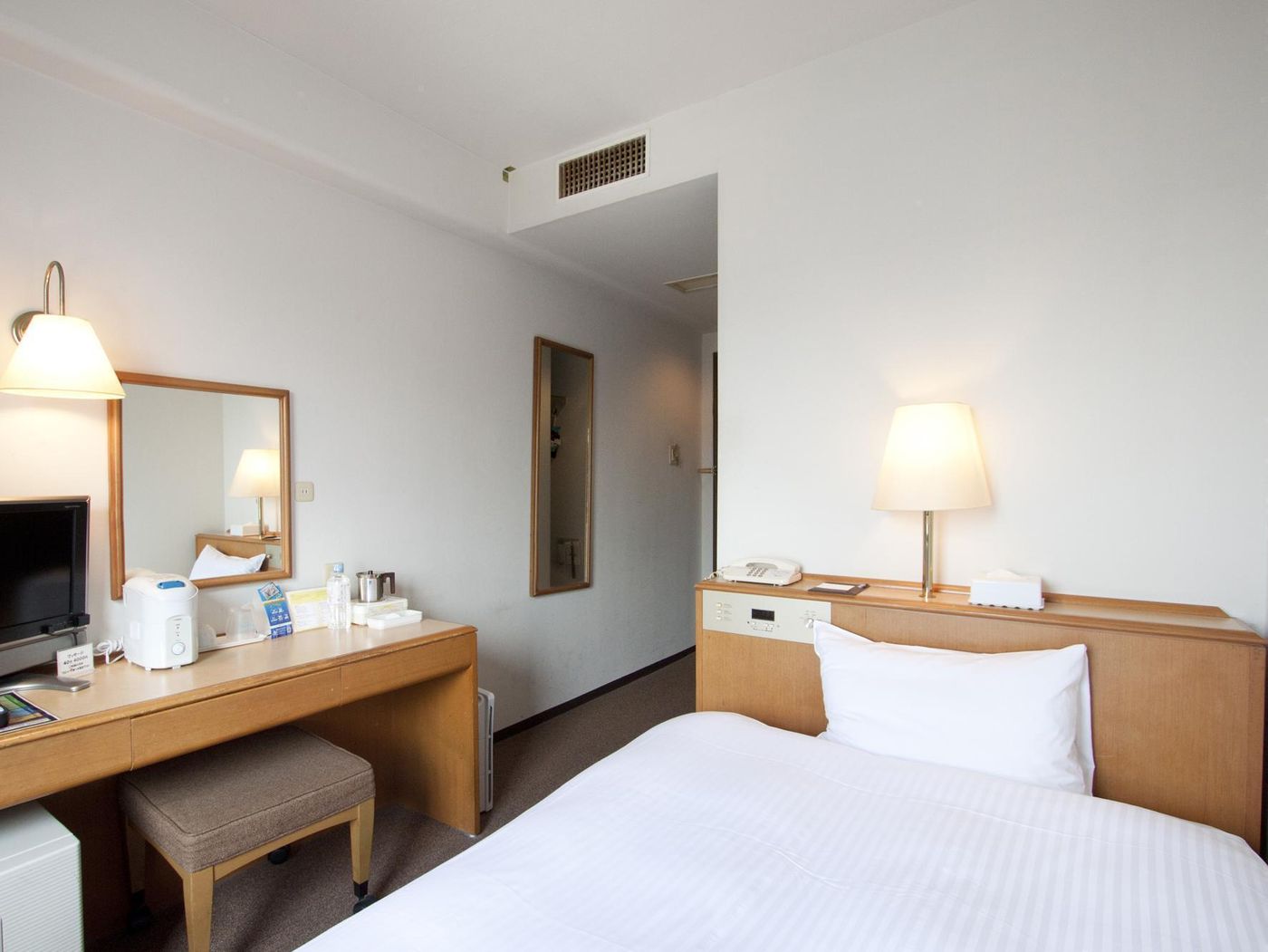 Smile Hotel Sugamo-Japan-Tokyo-General view-4