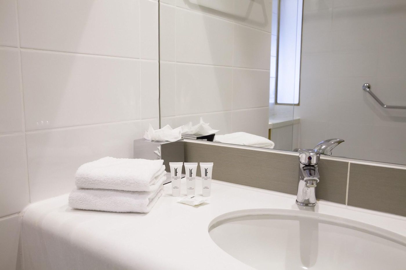 Louis-Fitzgerald-Hotel-Room-17