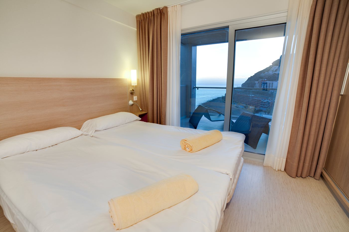 Riviera-Vista-Room-18