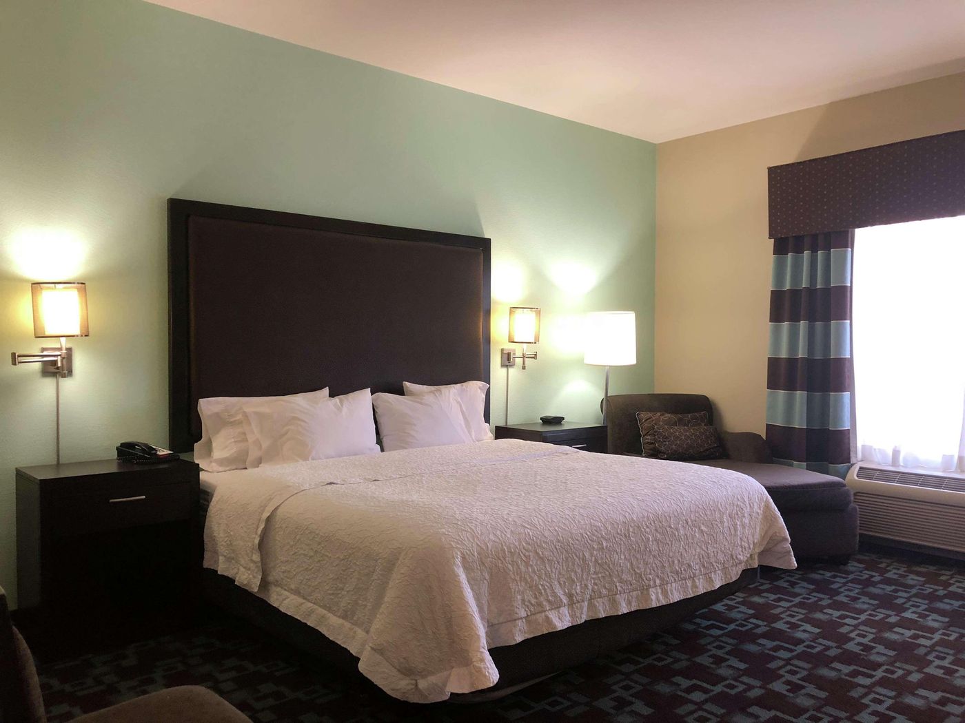 Hampton Inn & Suites Nashville @ Opryland-United States-NASHVILLE-Room-7