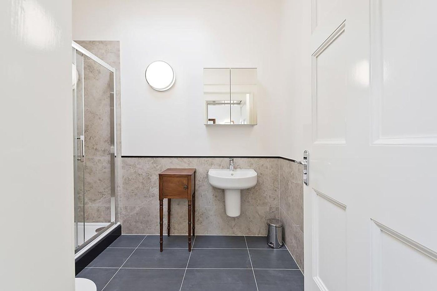 Henrietta-Suites-City-Centre-Room-56