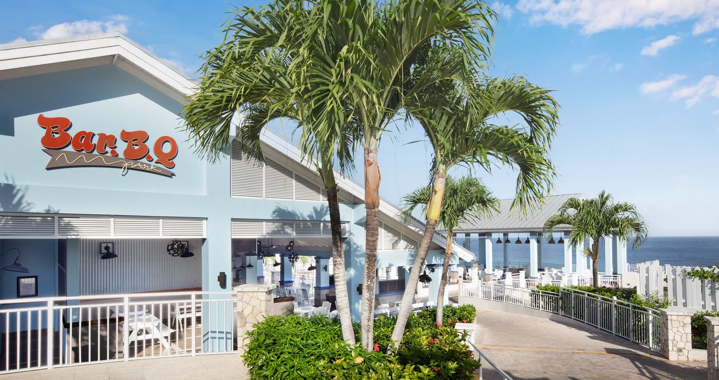 Beaches-Ocho-Rios-a-Spa---Golf-Restaurant-16