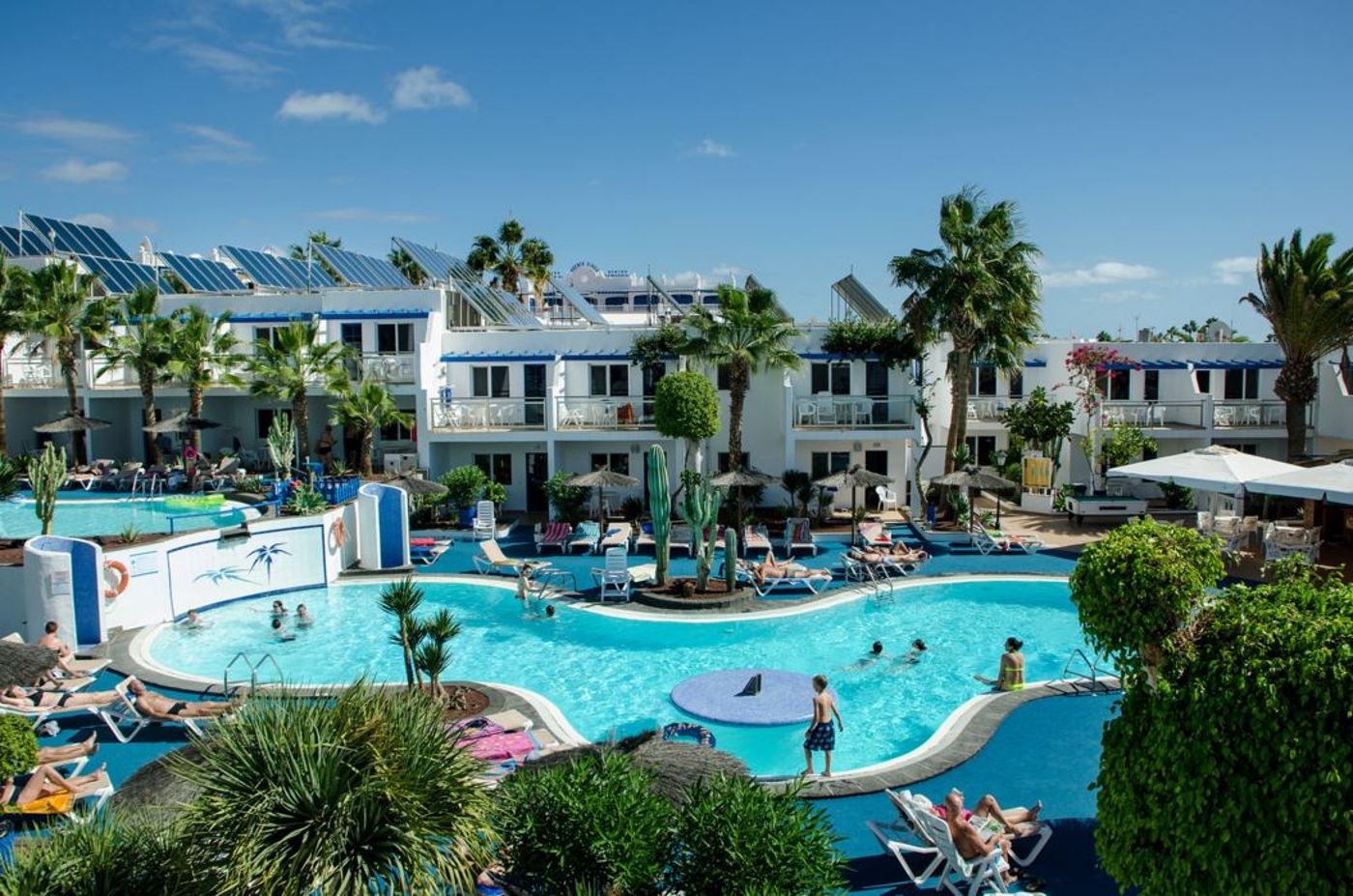 Parque Tropical Apartments