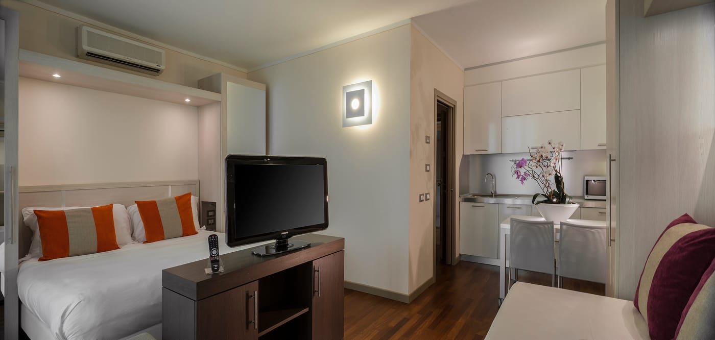 Ramada-Plaza-Milano-Hotel-Room-21
