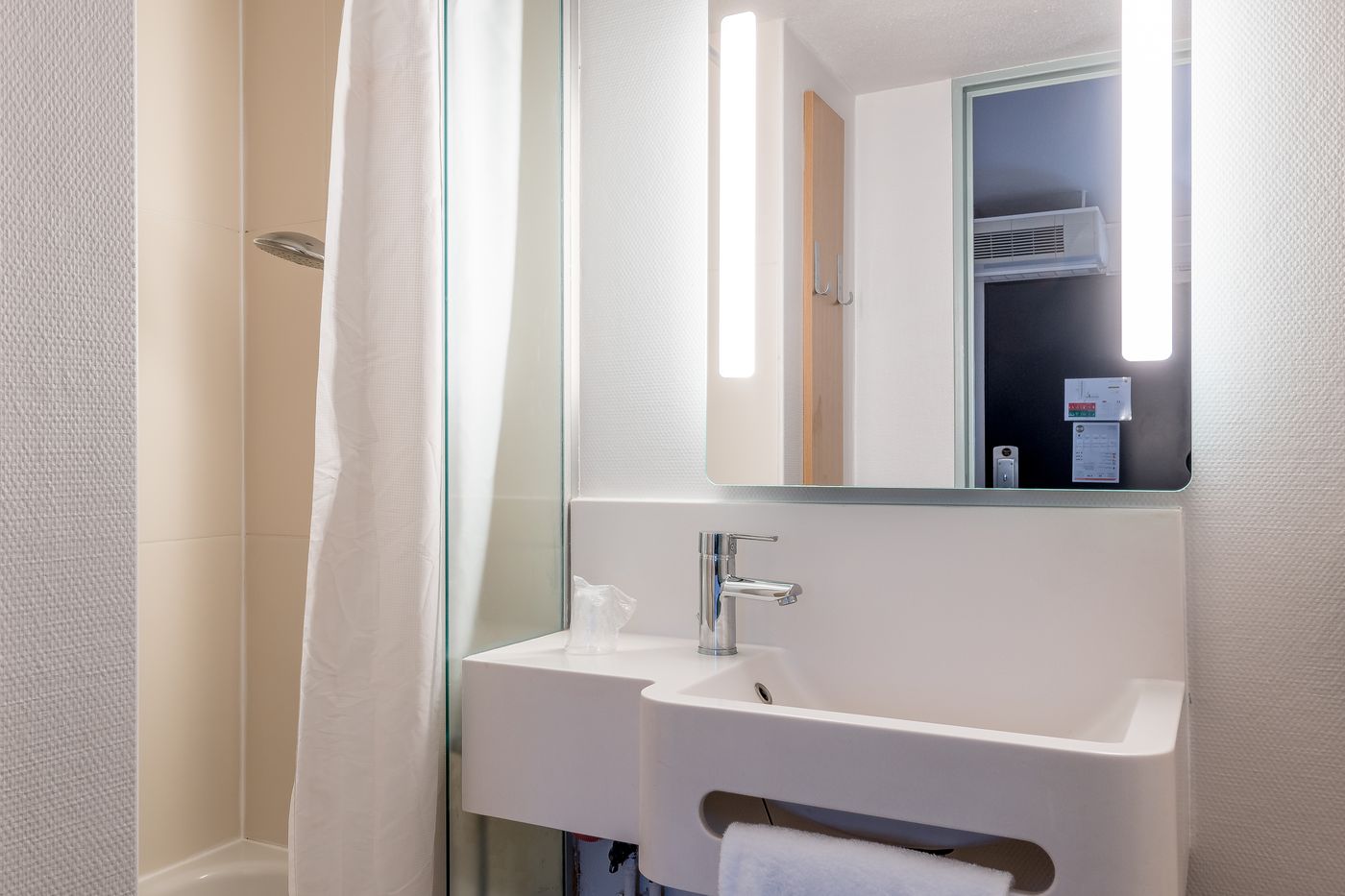 B&B HOTEL BORDEAUX Lormont - France - LORMONT - Room - 1