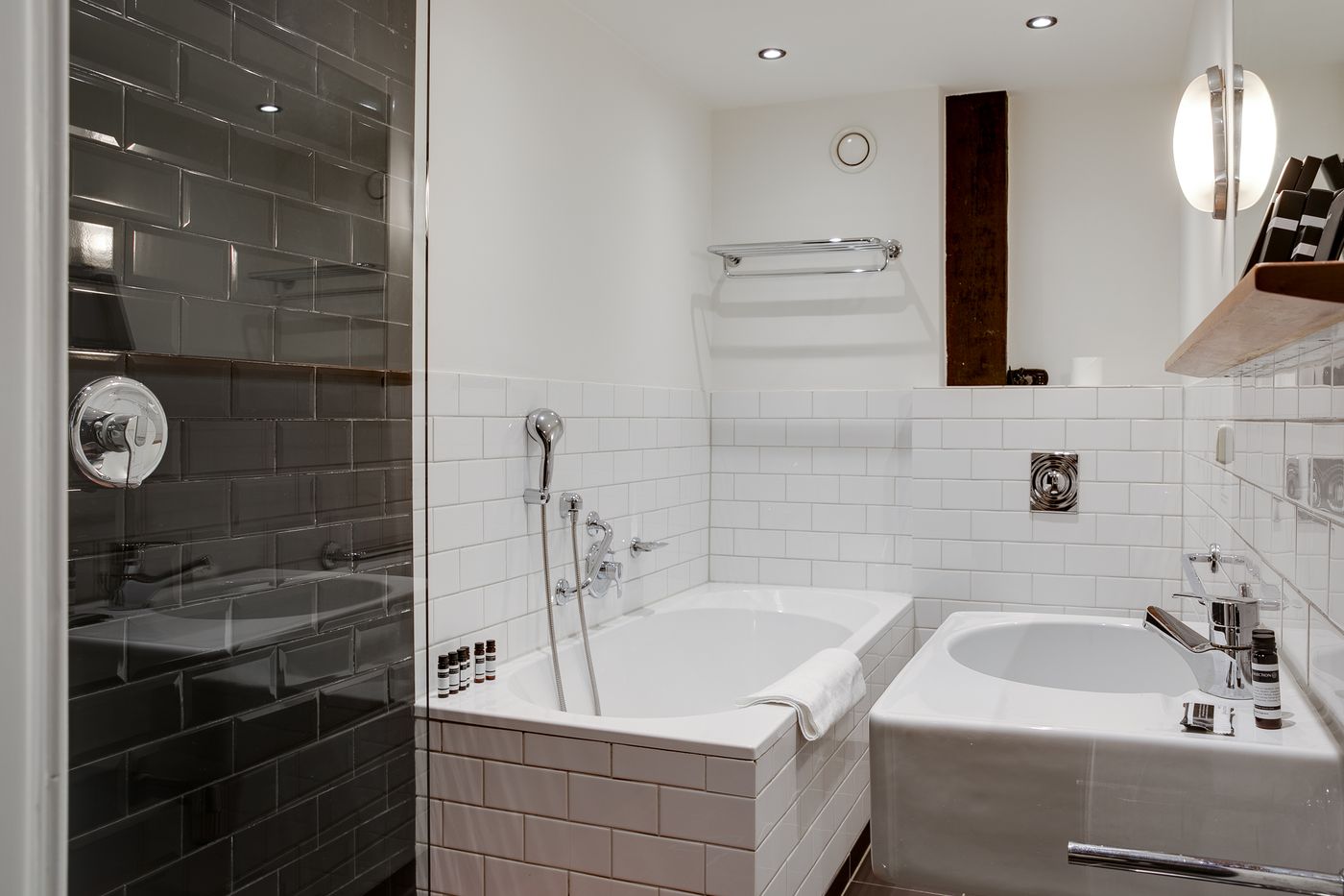 The Sixteen-Netherlands-AMSTERDAM-Room-9