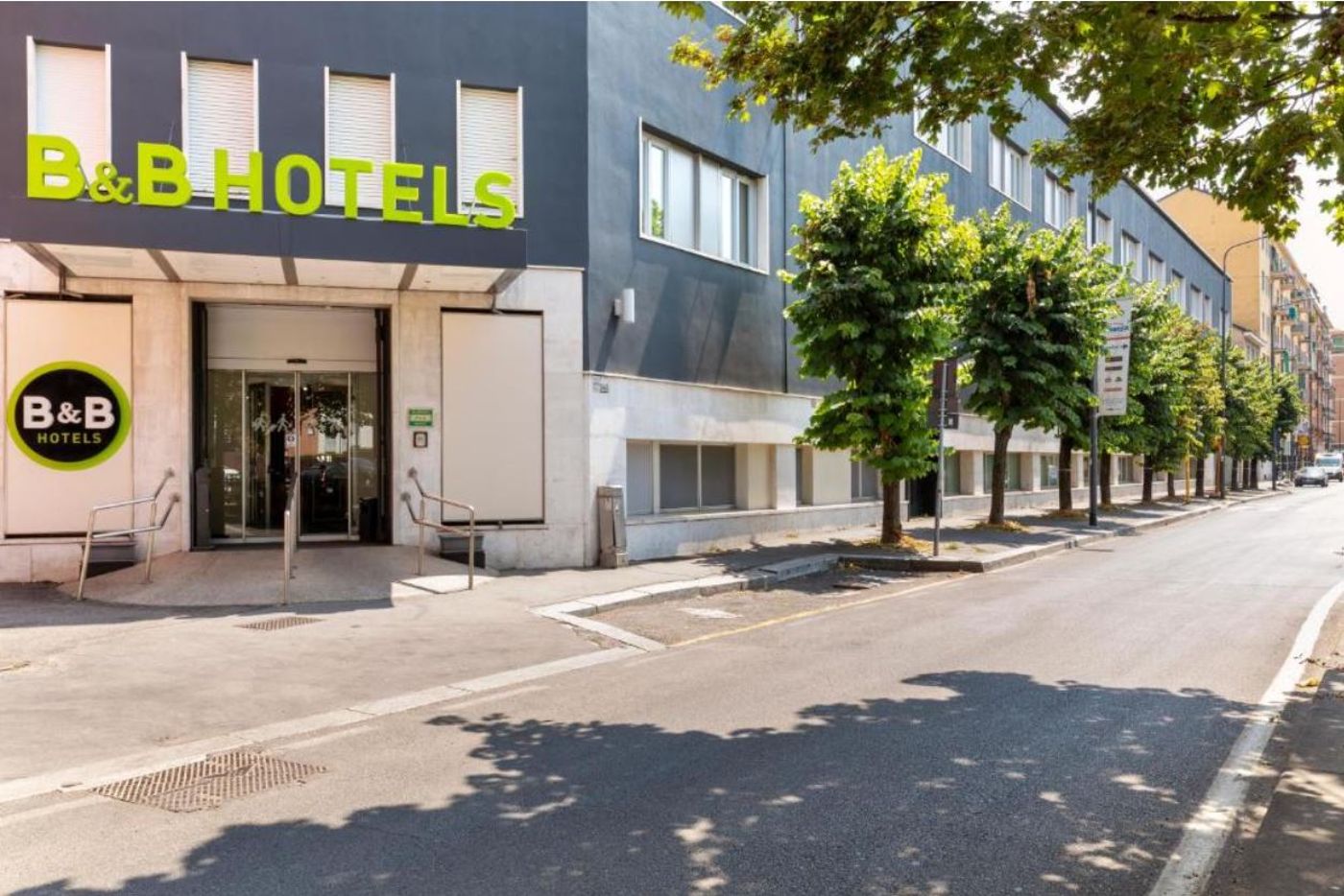 B-B-Hotel-Milano-Ornato-General-view-6