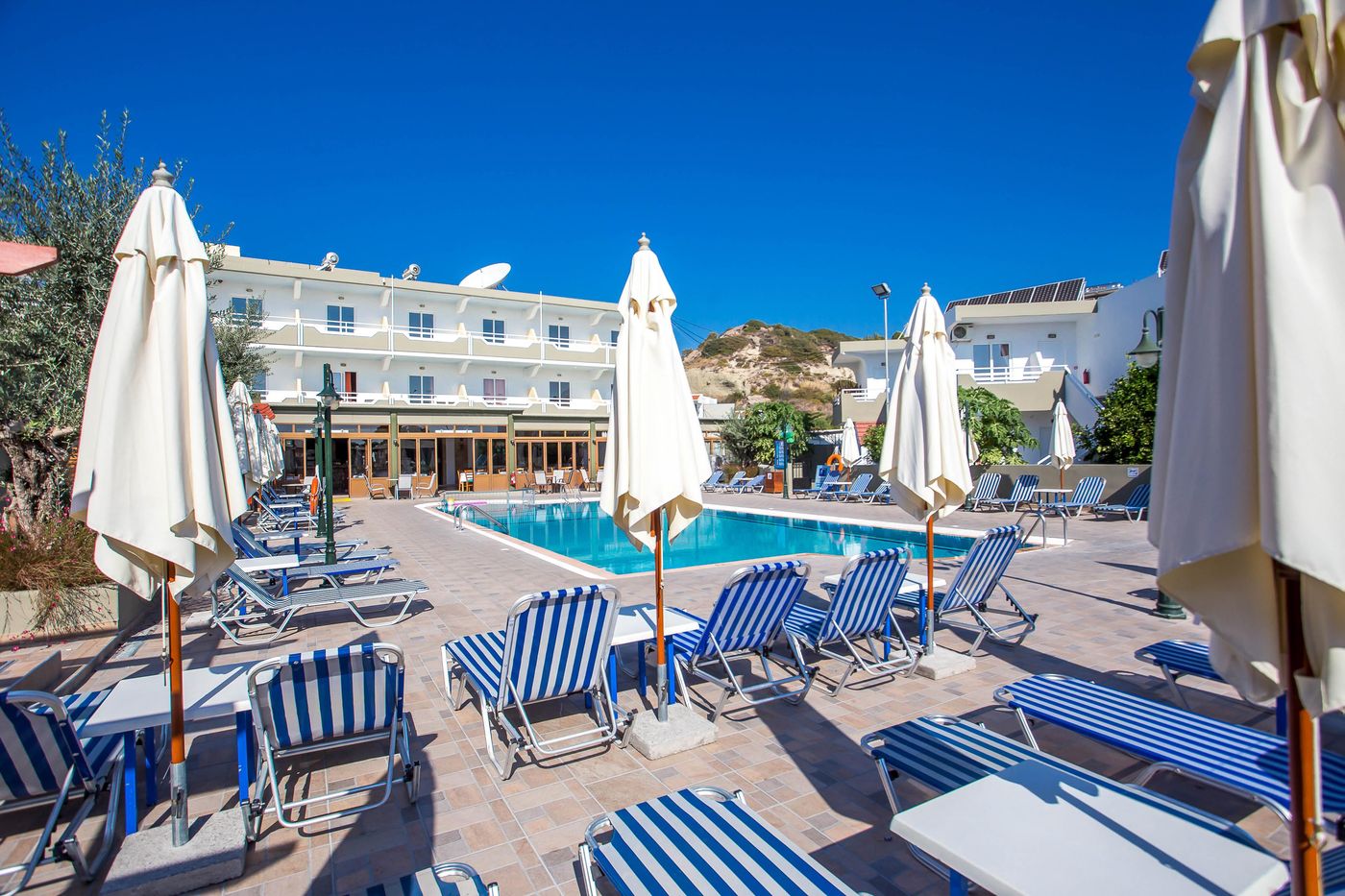 Georgia-Apartments-Pool-5