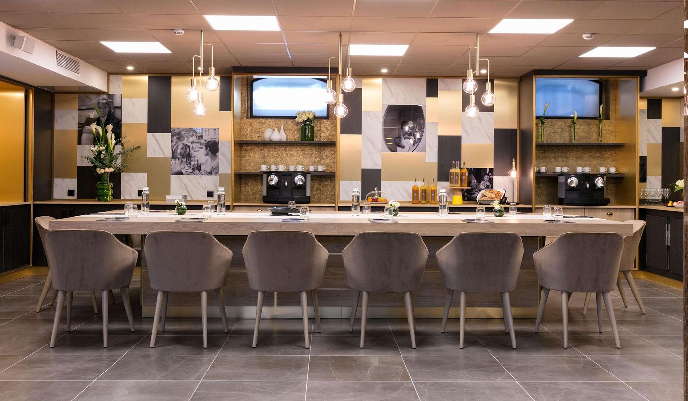 Niepce-Paris-Hotel--Curio-Collection-by-Hilton-Restaurant-7