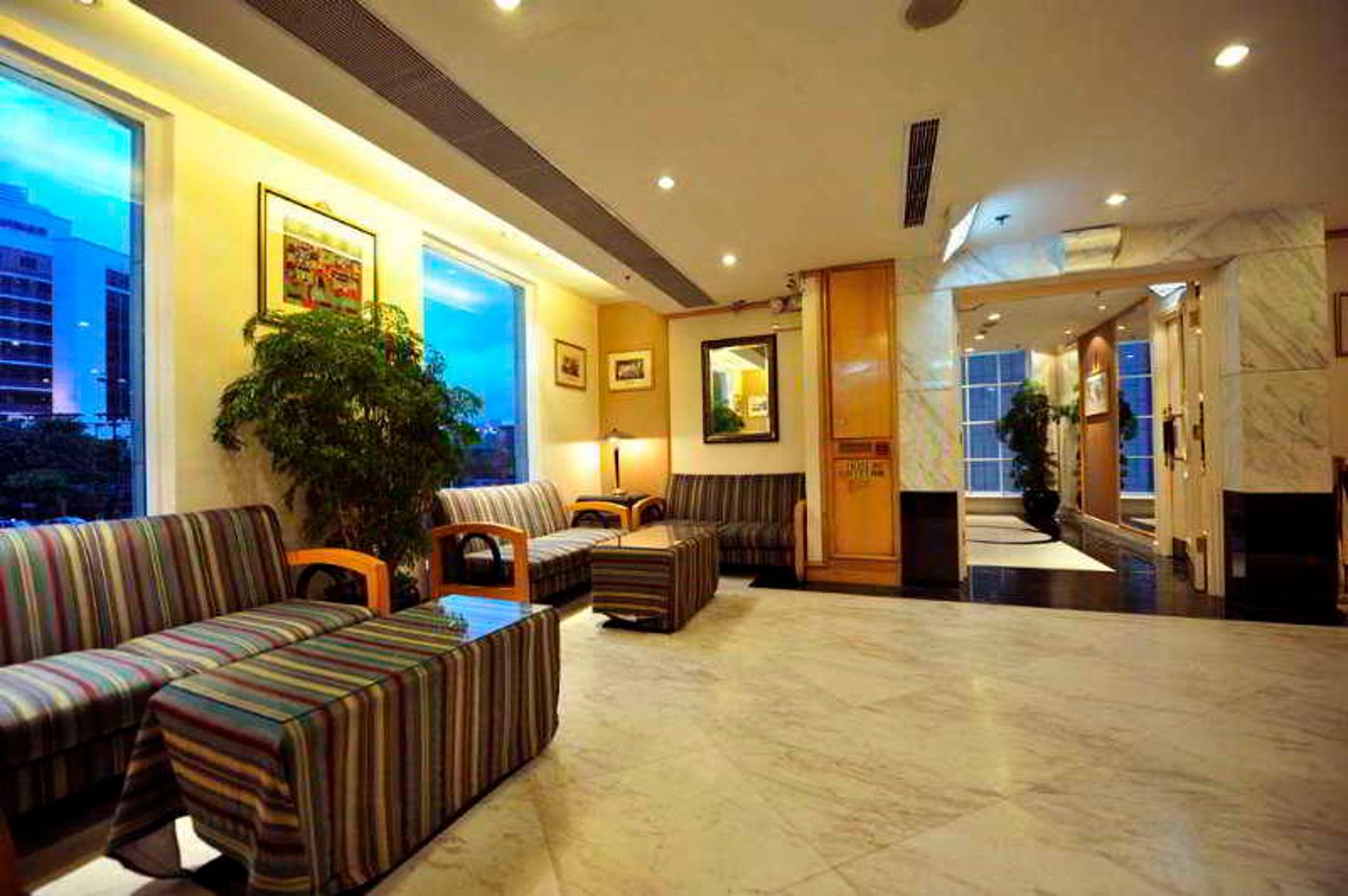 Largos-Hong Kong – China-KOWLOON-Lobby-1