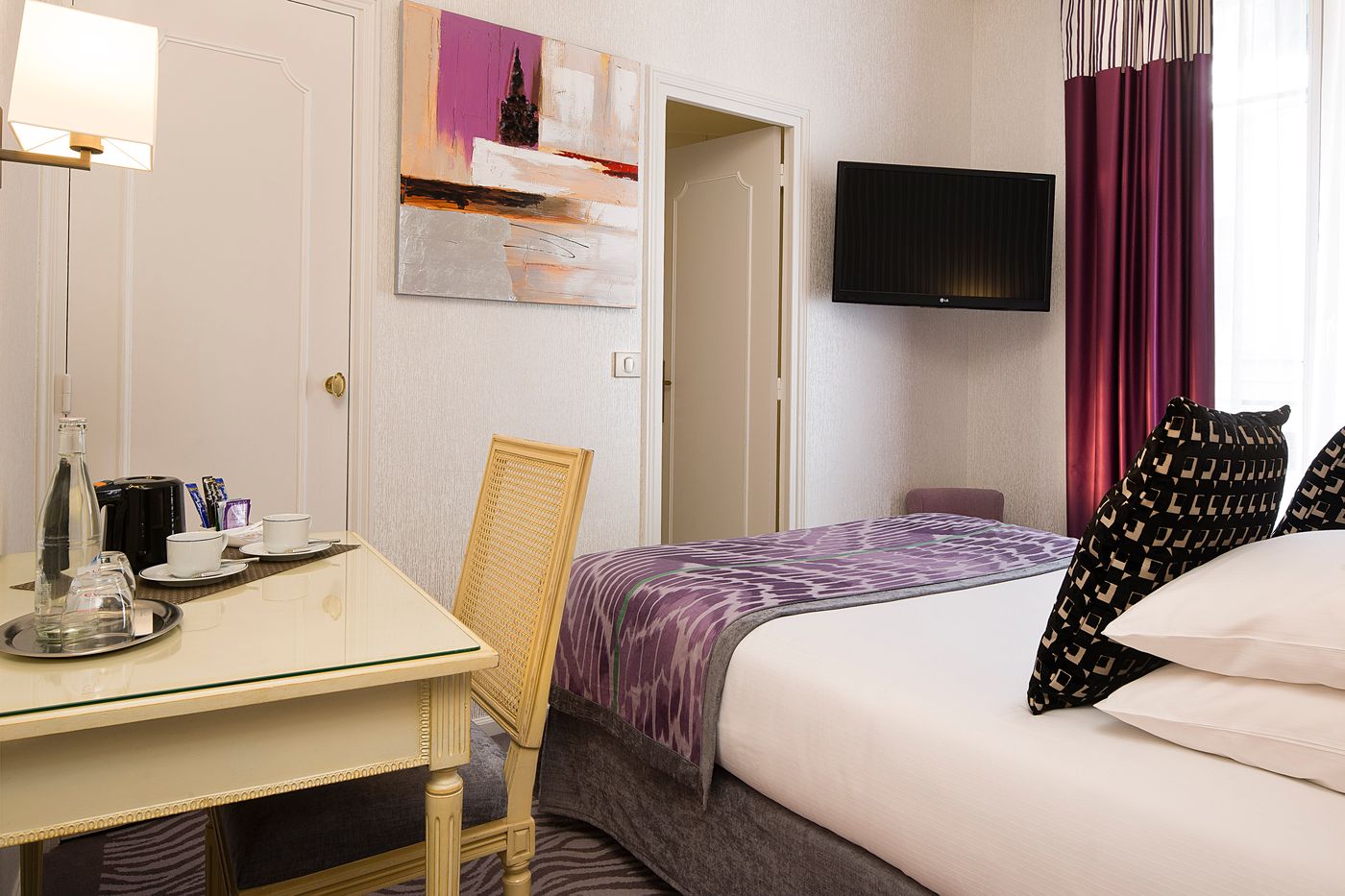 Hotel-Victor-Hugo-Paris-Kleber-Room-31