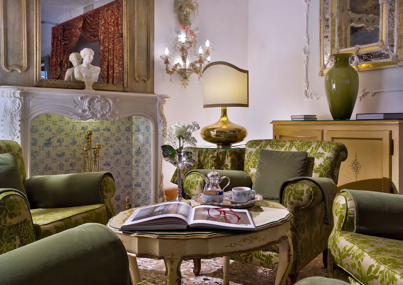 Giorgione-Hotel-Lobby-11