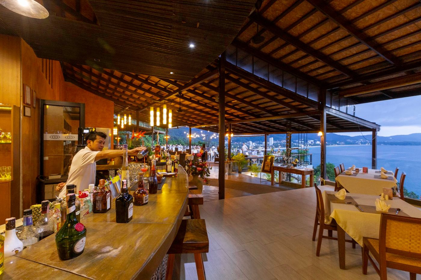 Secret-Cliff-Villa-Bar-51